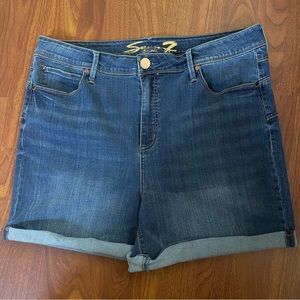 Seven7 Booty Shaper Jean Shorts Size 18W